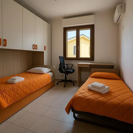 Casa Amelia Oristano, 10 Minutes From The Beaches *