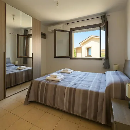 Casa Amelia Oristano, 10 Minutes From The Beaches *