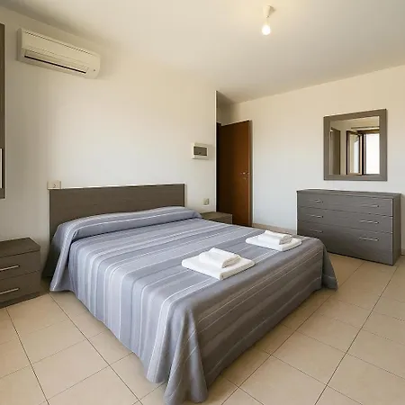 Casa Amelia Oristano, 10 Minutes From The Beaches *